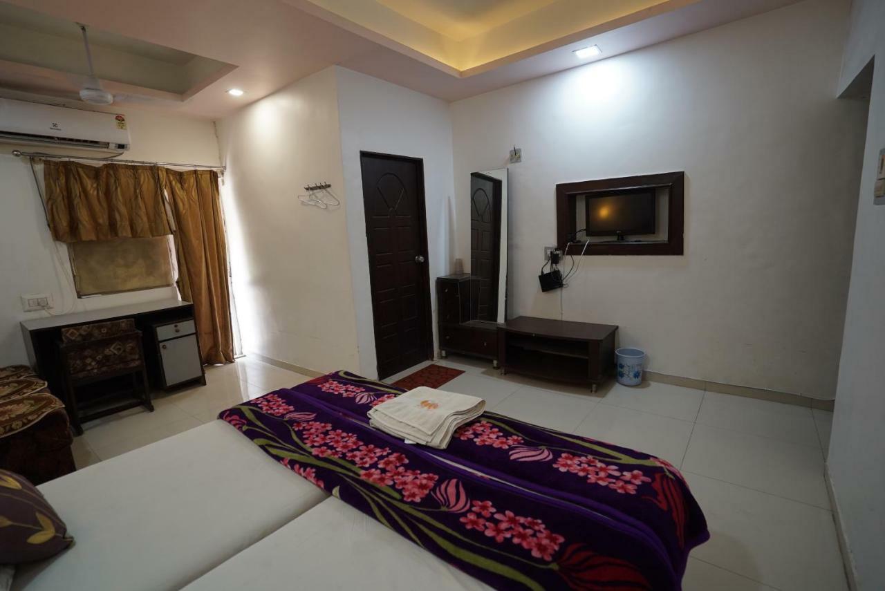 Hotel Royal Ahmedabad Exterior foto