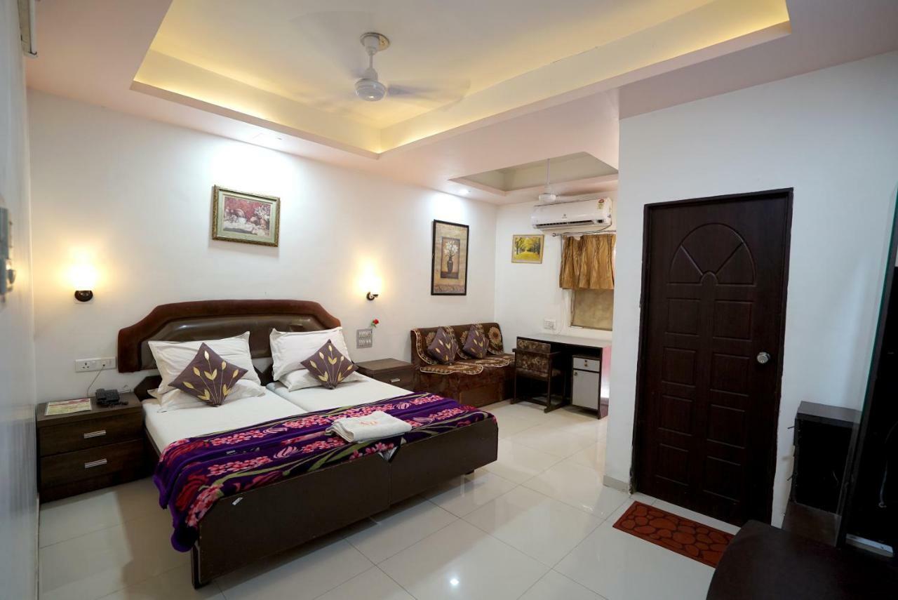 Hotel Royal Ahmedabad Exterior foto